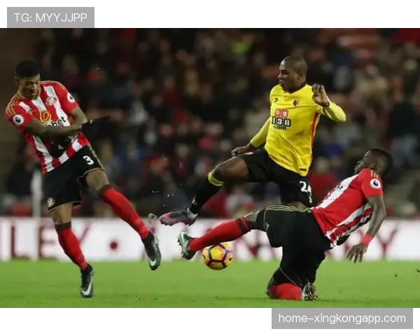 塔科夫斯基解围数冠绝全场,独木难支难阻曼联反击穿透 塔科夫斯基解围数冠绝全场,独木难支难阻曼联反击穿透